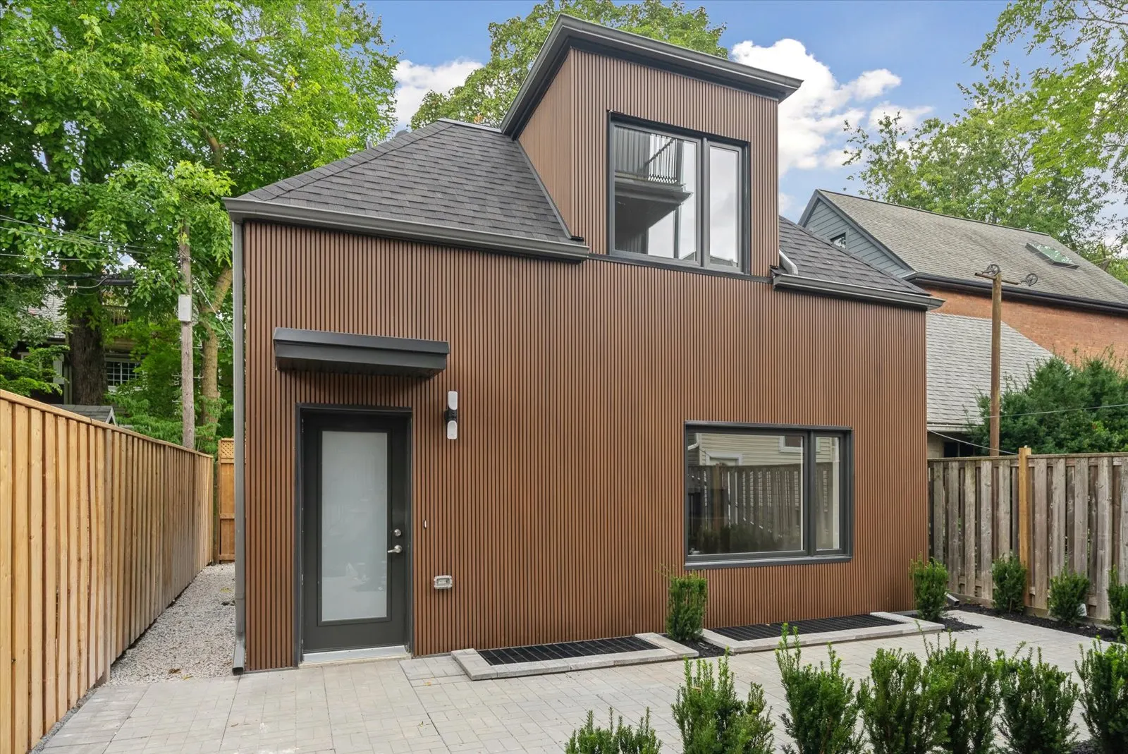 112 Walmer — garden suite