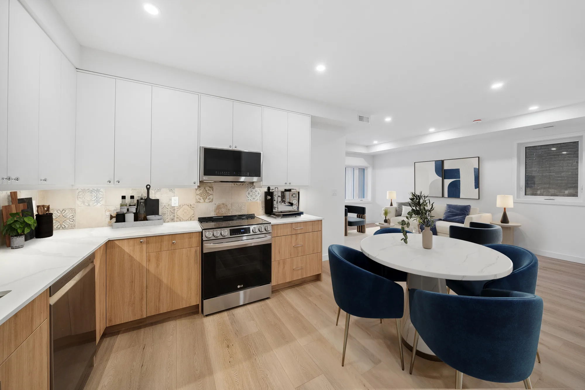 112 Walmer — staged kitchen and dining